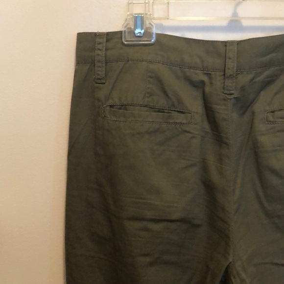 Olive green BDG trousers, lightly worn, size 28. - Picture 5 of 5